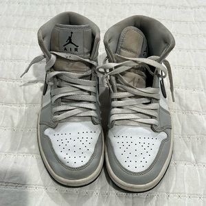 Air Jordan 1 Mid sneakers